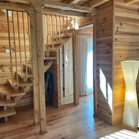 Del Bosque Cerca De *